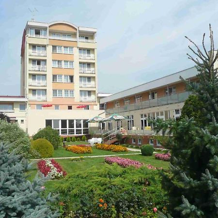 Hotel Pramen - Sivek Hotels Gyűgy Kültér fotó