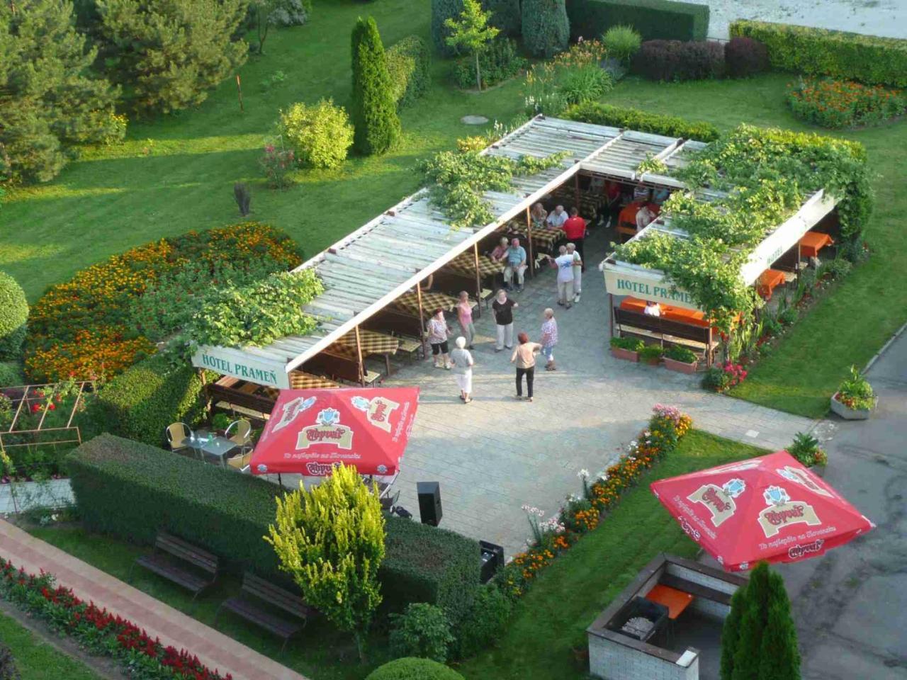 Hotel Pramen - Sivek Hotels Gyűgy Kültér fotó