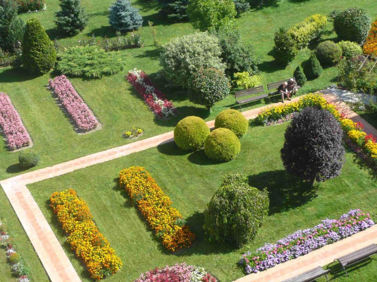 Hotel Pramen - Sivek Hotels Gyűgy Kültér fotó