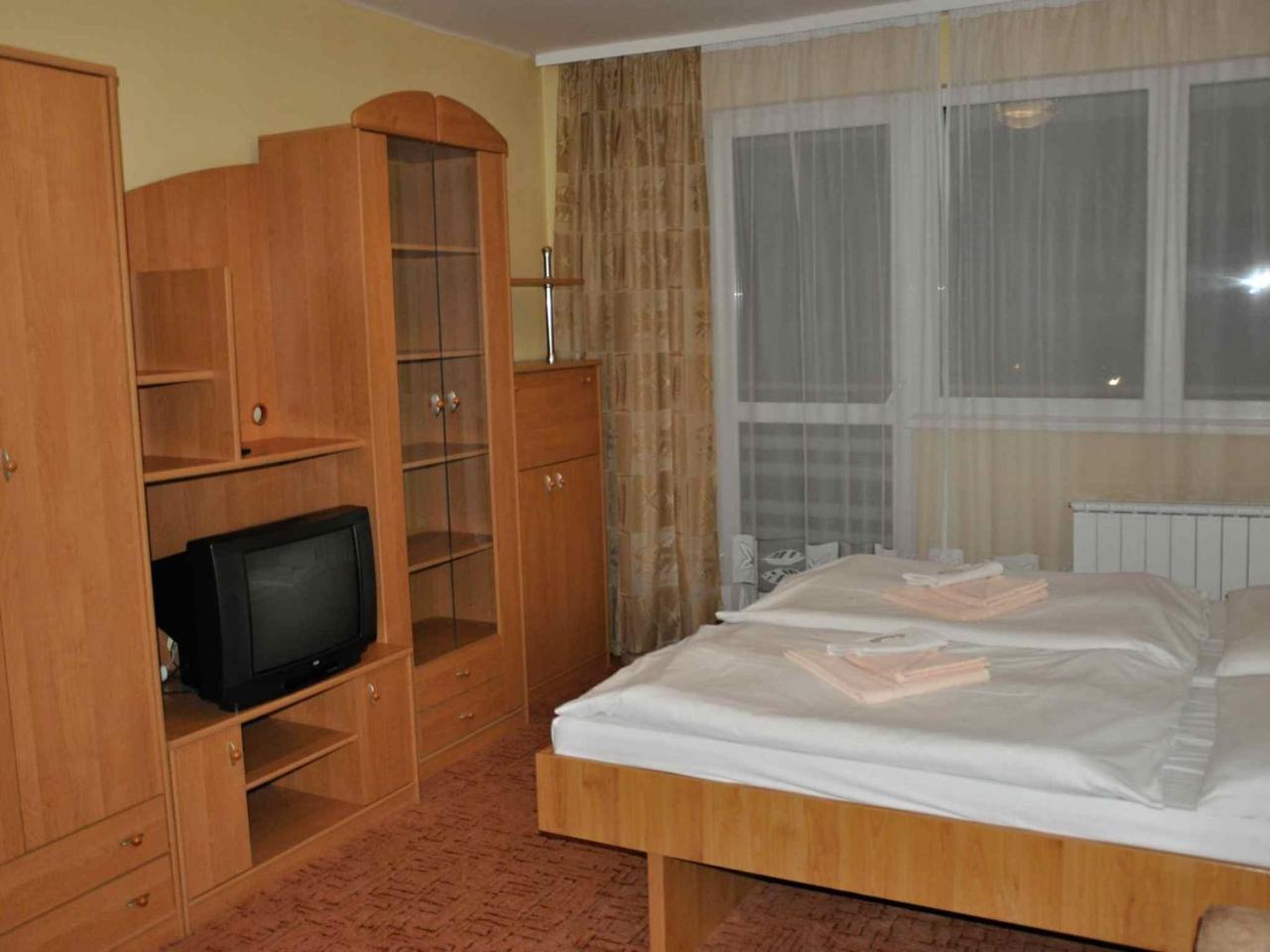 Hotel Pramen - Sivek Hotels Gyűgy Kültér fotó